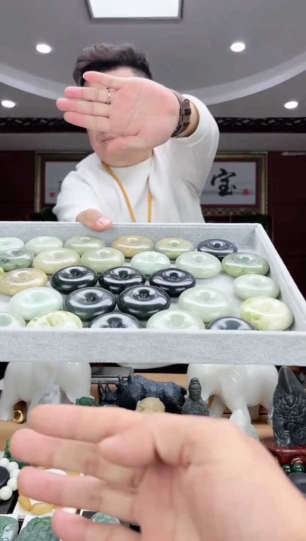 【闪购商品】蛇纹石玉手把未镶嵌平安扣多样性发货拍一发一