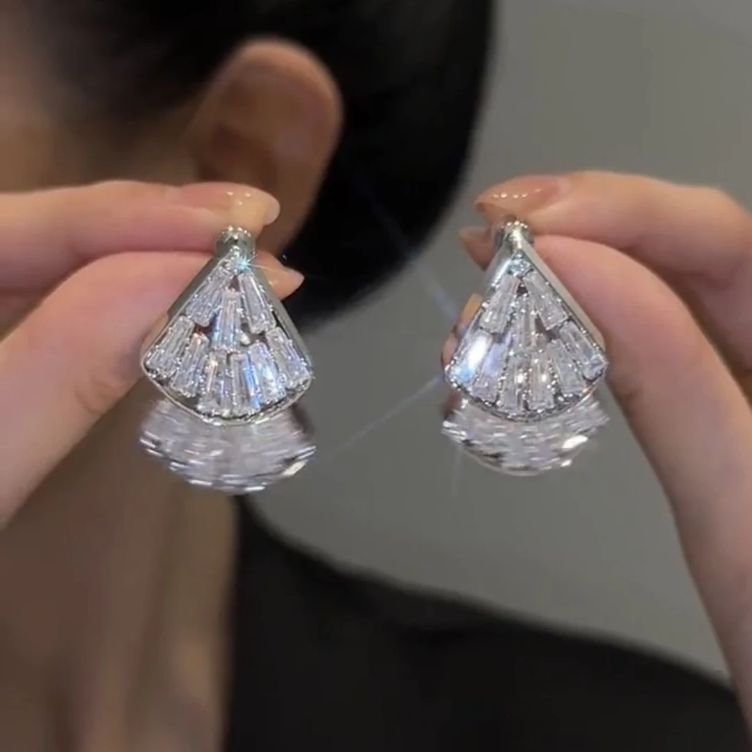 925银针轻奢高级感满钻超闪扇形耳环百搭气质耳钉小众冷淡风耳饰