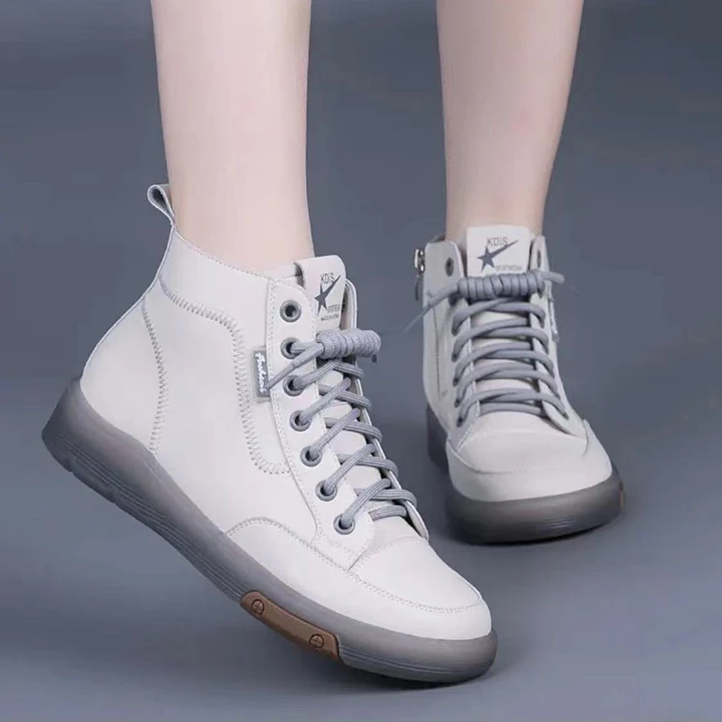 春季新款真皮高帮小白鞋女鞋妈妈鞋短靴软底舒适百搭平底鞋休闲鞋
