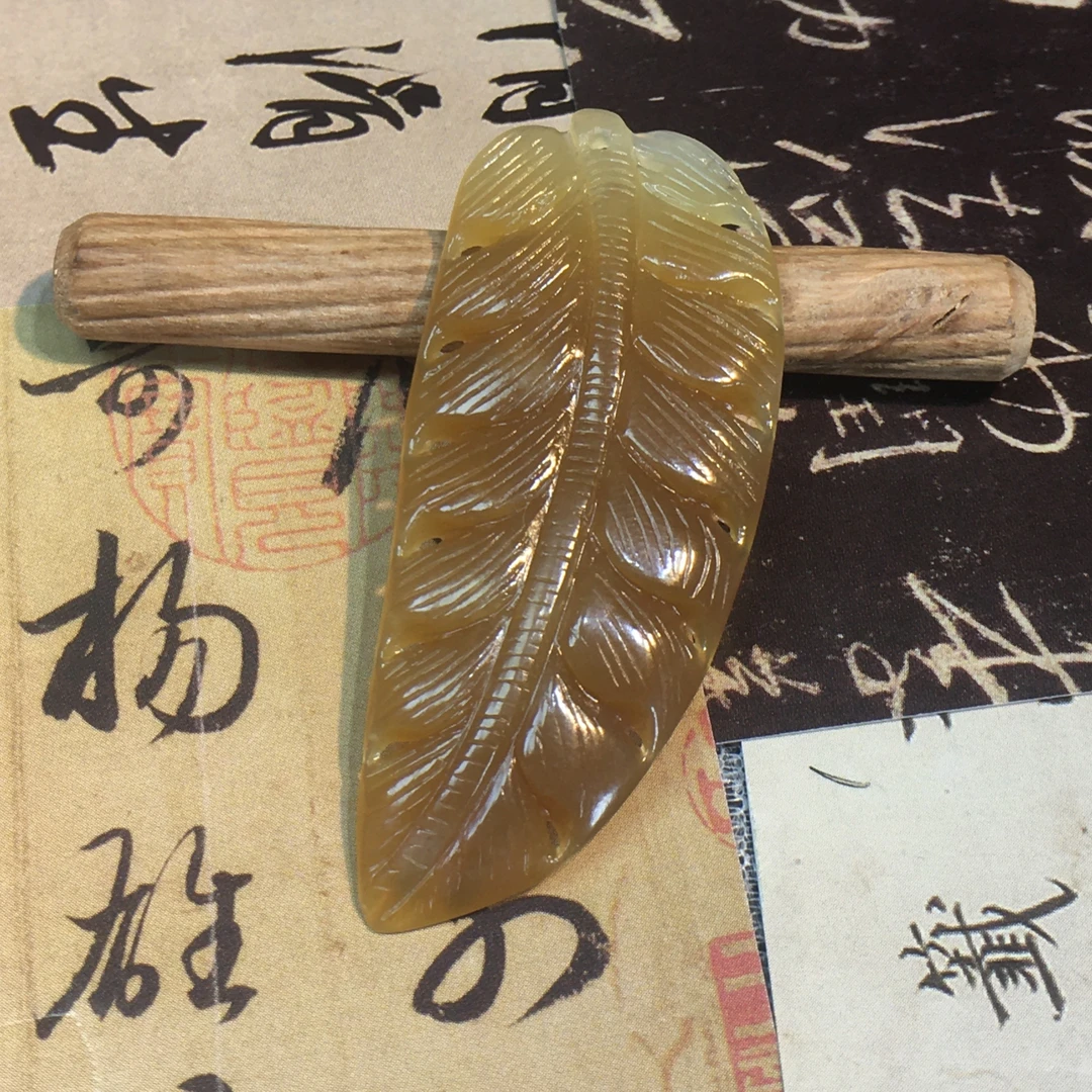 新疆和田玉叶子吊坠且末糖白立体双面雕刻件树叶毛衣链金枝玉叶