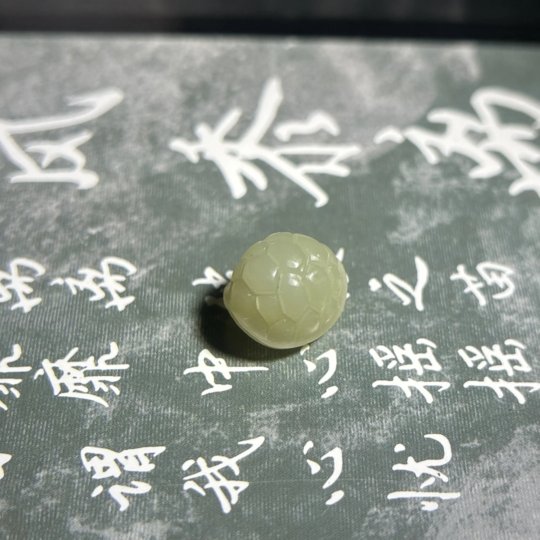 新疆和田玉富甲配饰和田玉小龟壳通孔佩珠和田玉黄玉黄口小龟背