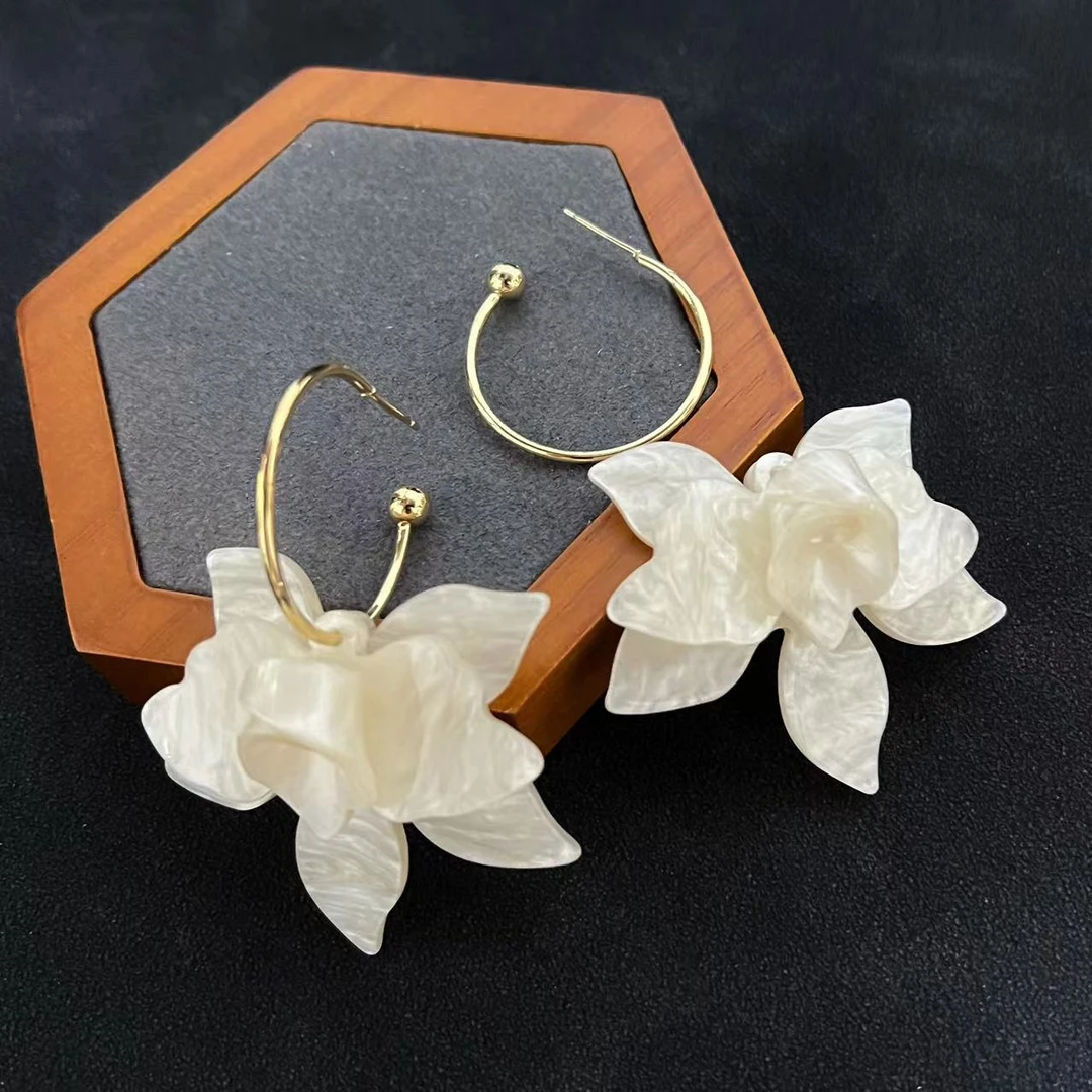 铜合金耳饰 小众设计法式复古花朵耳环花瓣气质耳饰品女夸张r110