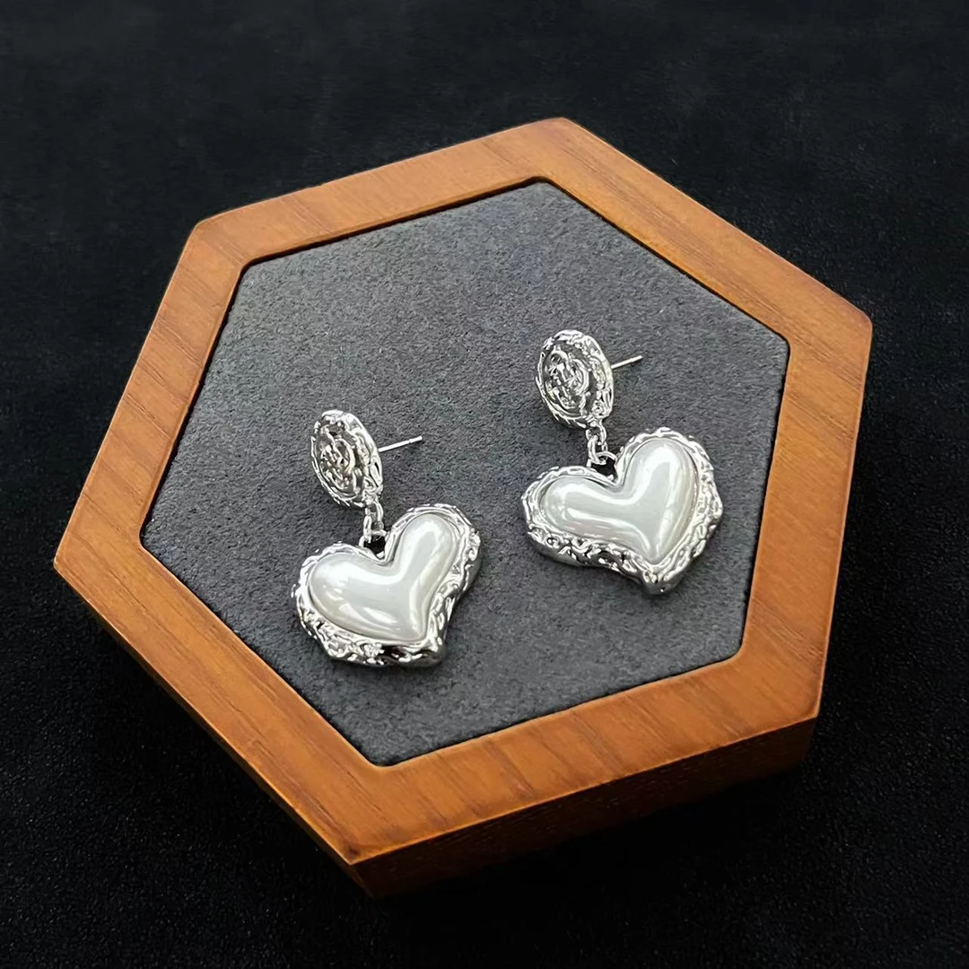 铜合金耳饰 法式复古设计爱心耳环小众气质辣妹配饰时尚耳饰r629