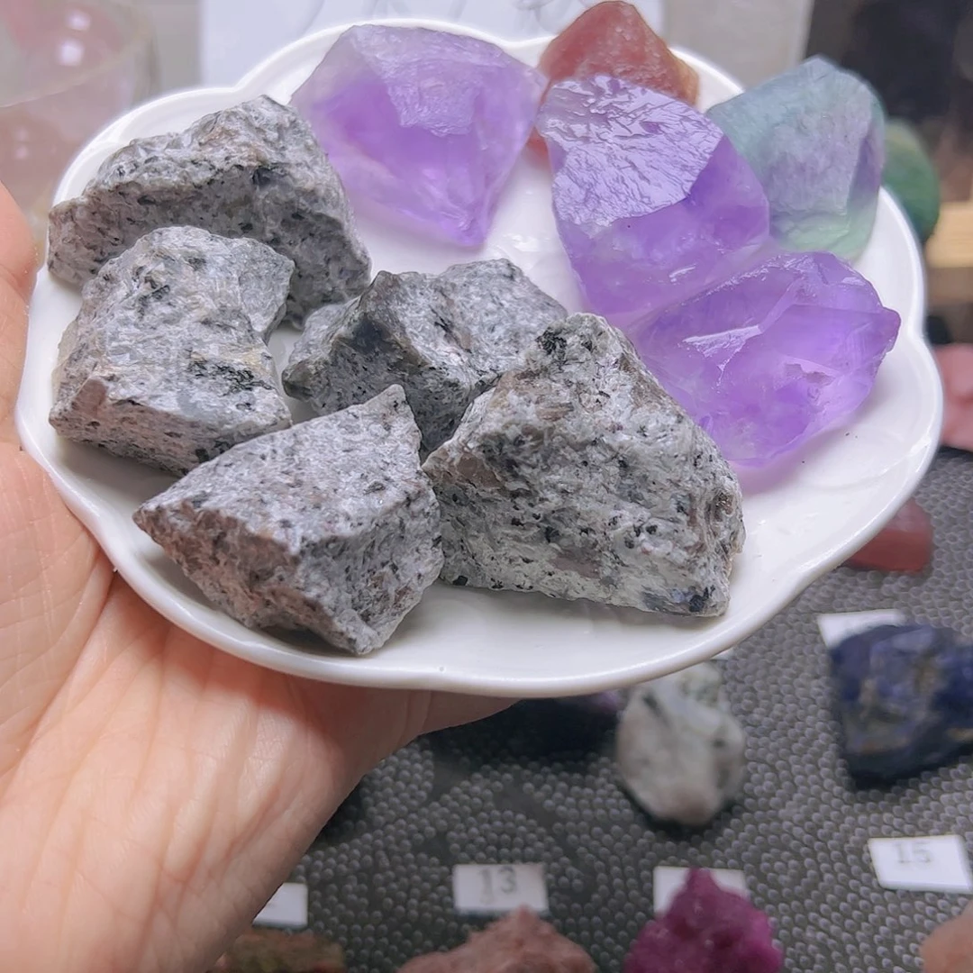 水晶水晶原石未镶嵌?**一