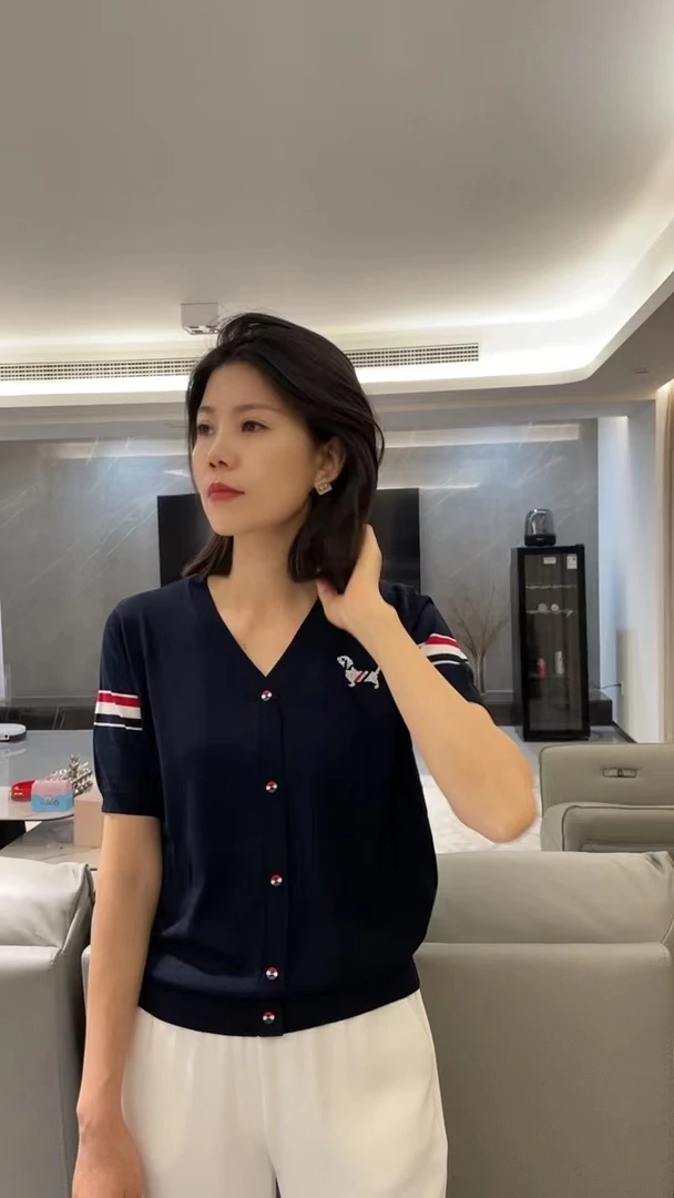 JY24夏季时尚气质显瘦百搭经典V领简约短袖针织衫