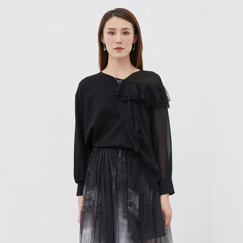 S·DEER圣迪奥女装时尚V领蕾丝网纱拼接黑色长袖T恤上衣S221Z0229