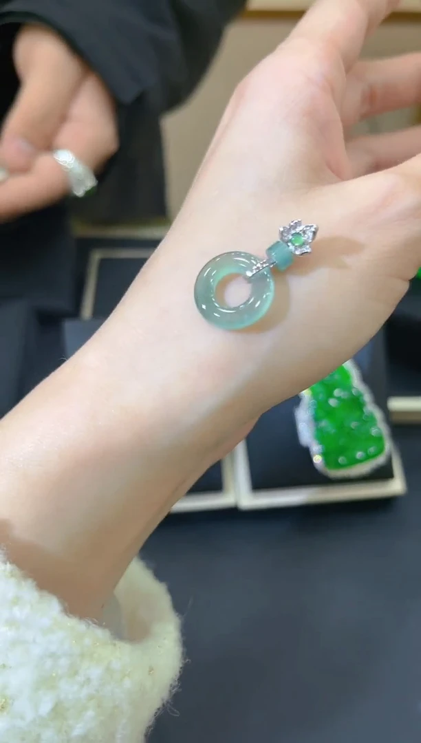 【闪购商品】翡翠吊坠银S925镶嵌多样性发货只发一件