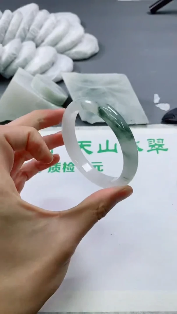 【闪购商品】石英质玉手镯未镶嵌Q209-62-63
