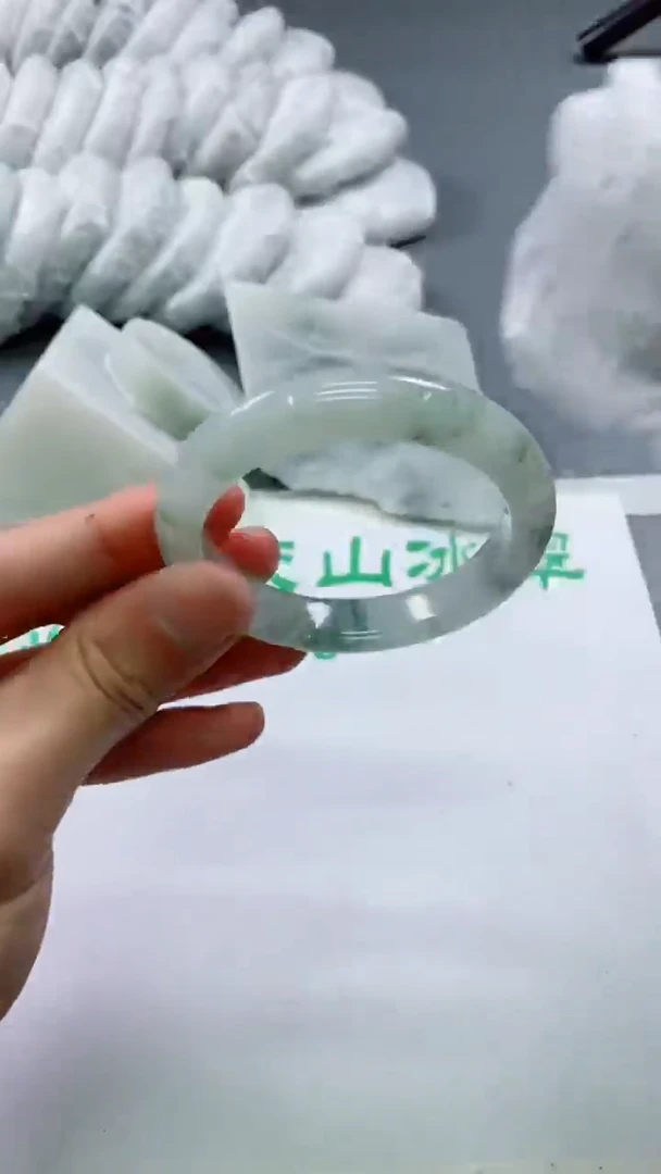 【闪购商品】石英质玉手镯未镶嵌A167-54-55