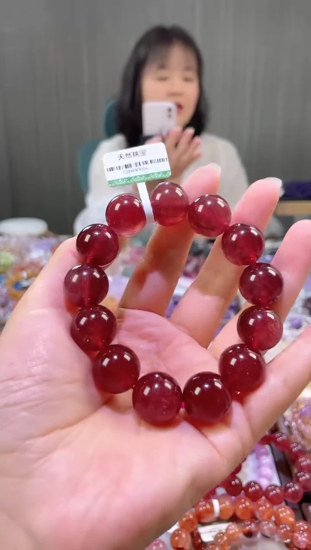 【闪购商品】石英质玉手串未镶嵌鸽血红草莓晶15+