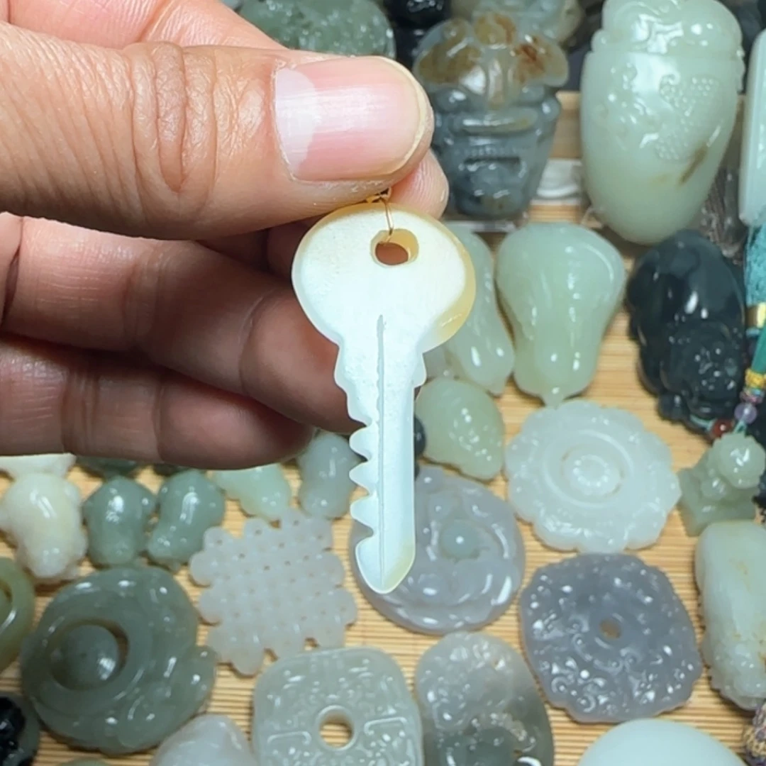 【闪购商品】和田玉颈饰未镶嵌觉**生