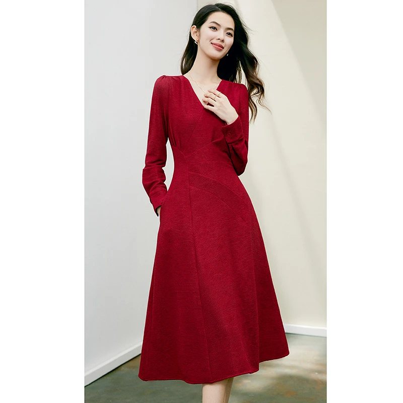 晚白春季新款礼服红裙高腰修身红色V领长袖A摆连衣裙24060683