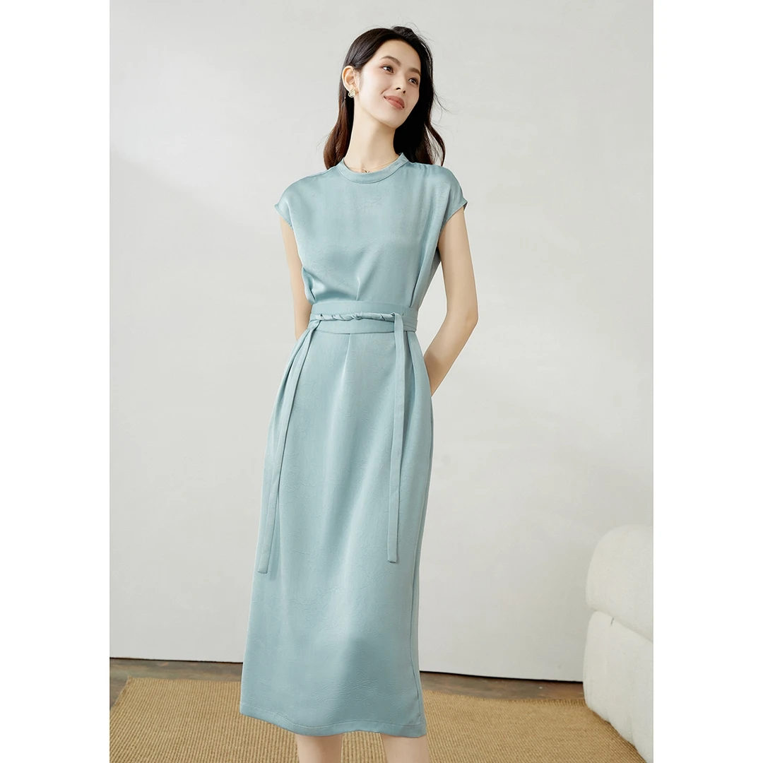 晚白时尚简约裙子休闲圆领收腰气质纯色连衣裙24042701