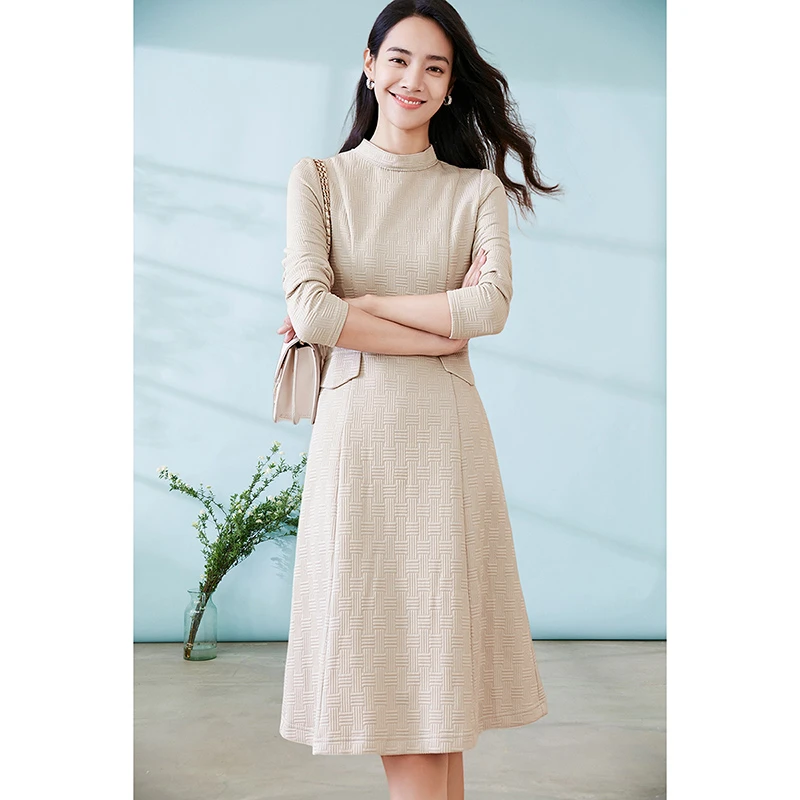 晚白春新款时尚简约裙子休闲气质提花高腰长袖连衣裙24031803