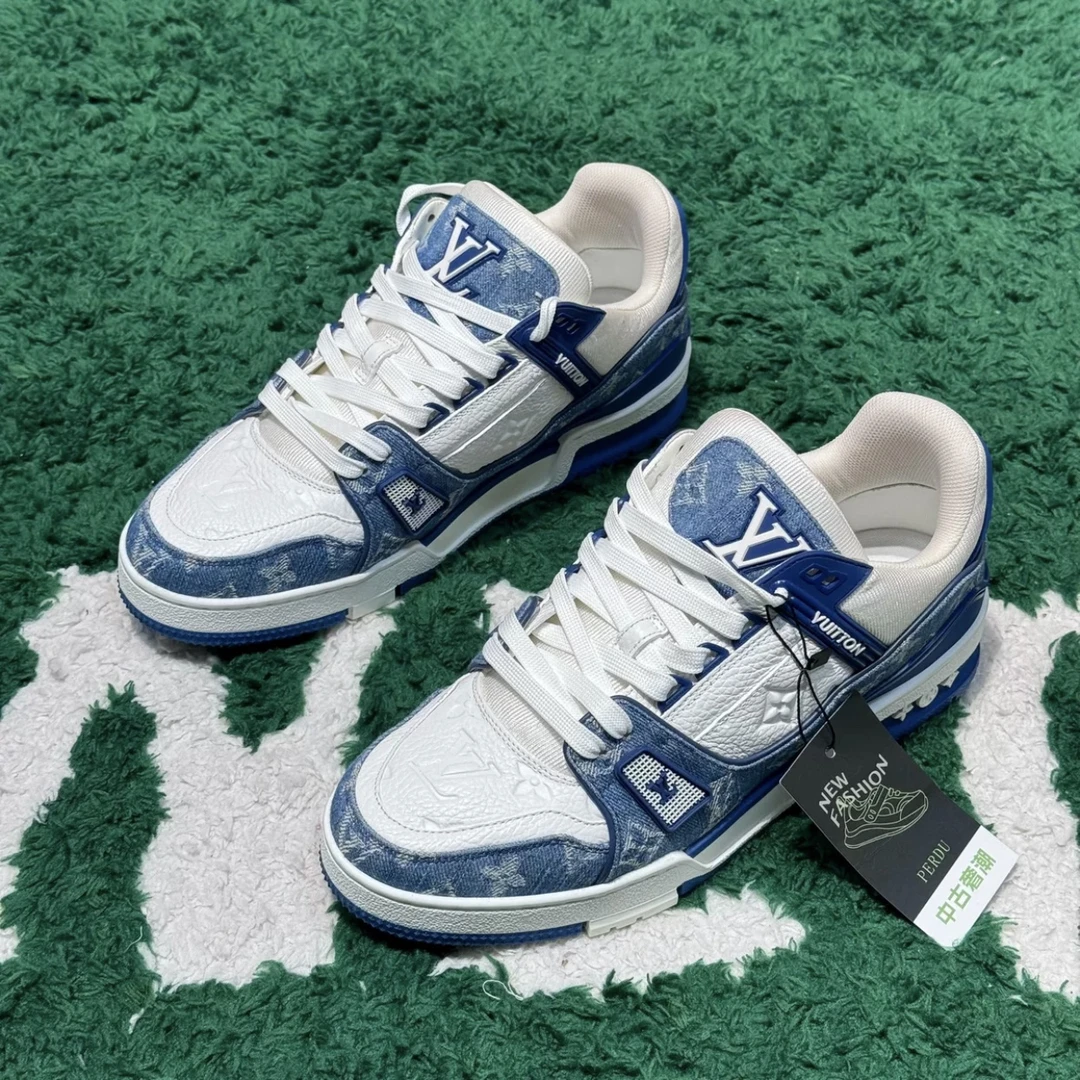 99新 LV TRAINER 蓝白牛仔 时尚板鞋 41.5码
