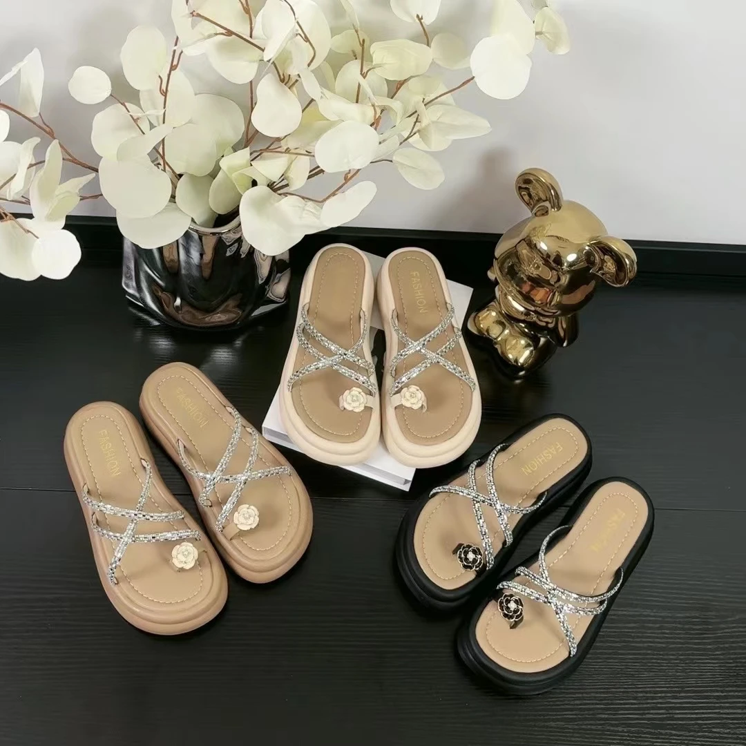 时尚山茶花厚底女士凉拖外穿夏季软底休闲百搭水钻防滑夹趾一字拖