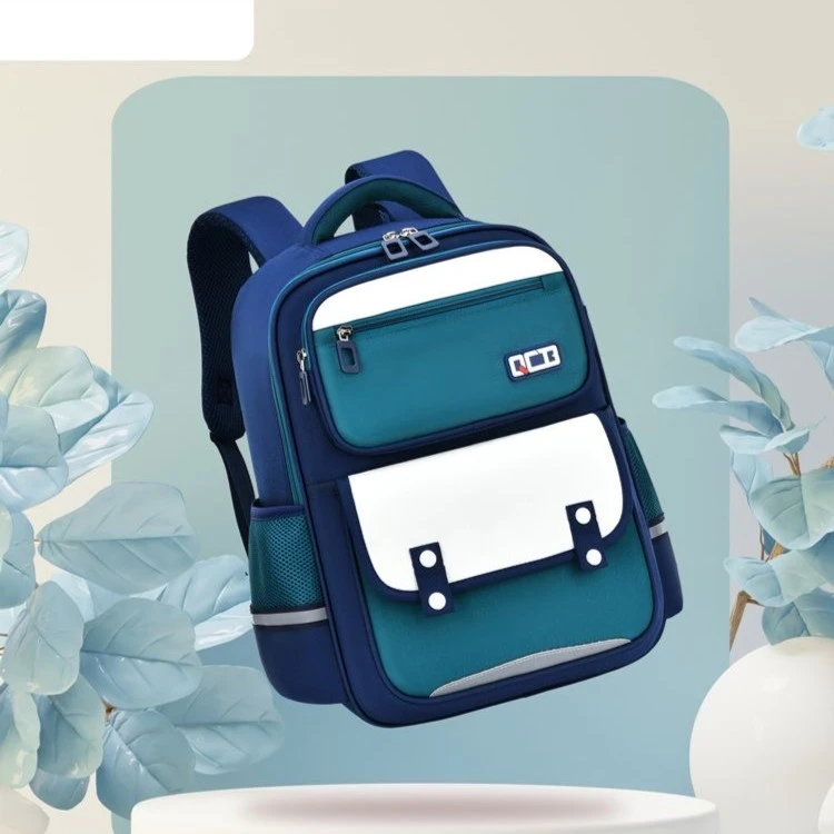 新款小学生书包双肩包1-3-4-6年级减负护脊6-12岁轻便儿童书包