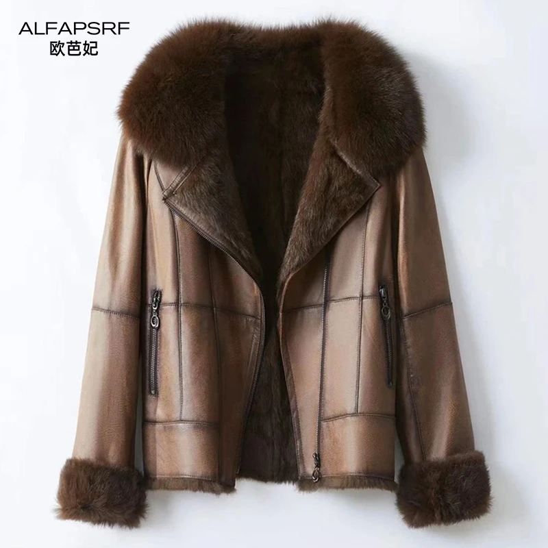 ALFAPSRF/歐芭妃23576冬季短款狐狸毛领时尚兔皮毛一体女皮草外套