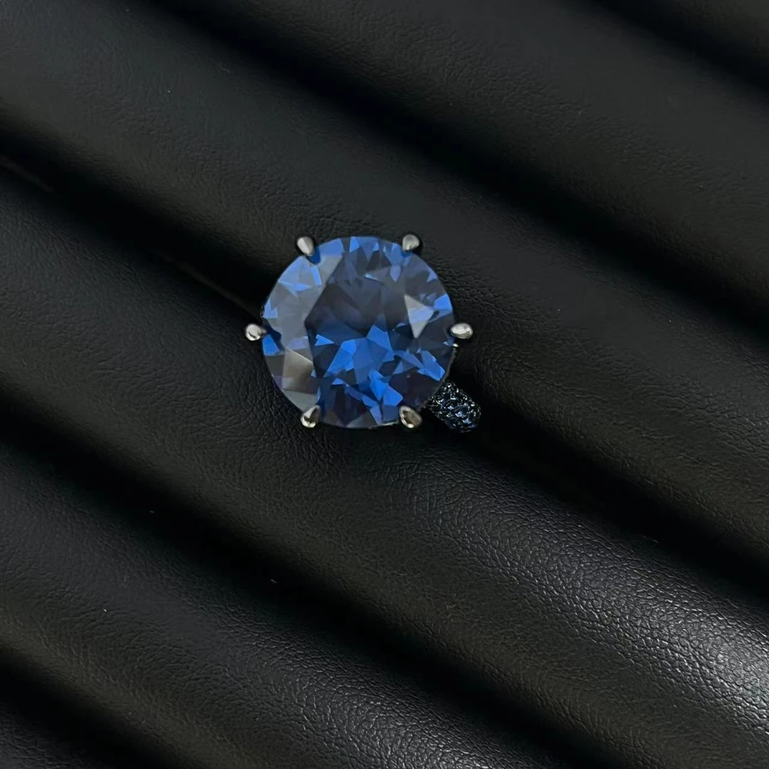 铜合金戒指 轻奢气质满镶六爪蓝宝黑金色戒指多样性发货YS11010