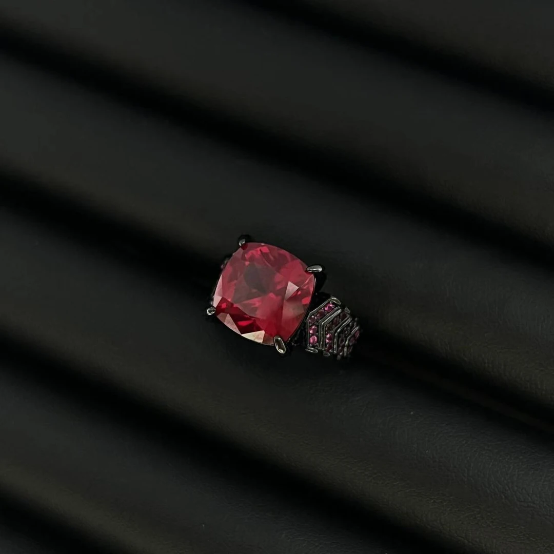 铜合金戒指 轻奢气质满镶复古鸽血色戒指多样性发货YS10997