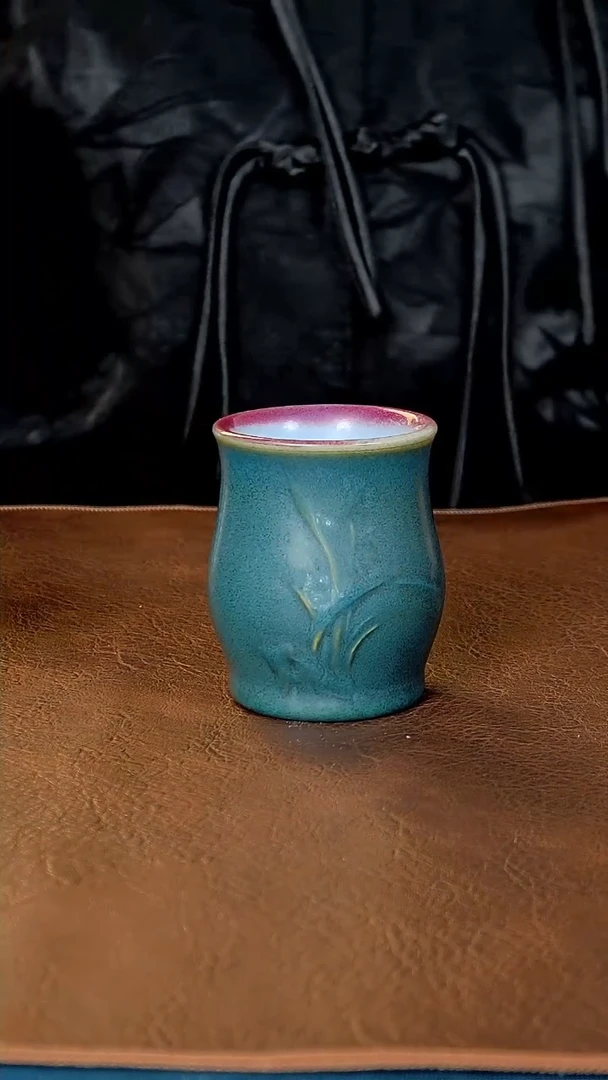 【闪购商品】陶瓷310 兰花 炭烧双釉侧绘手握杯