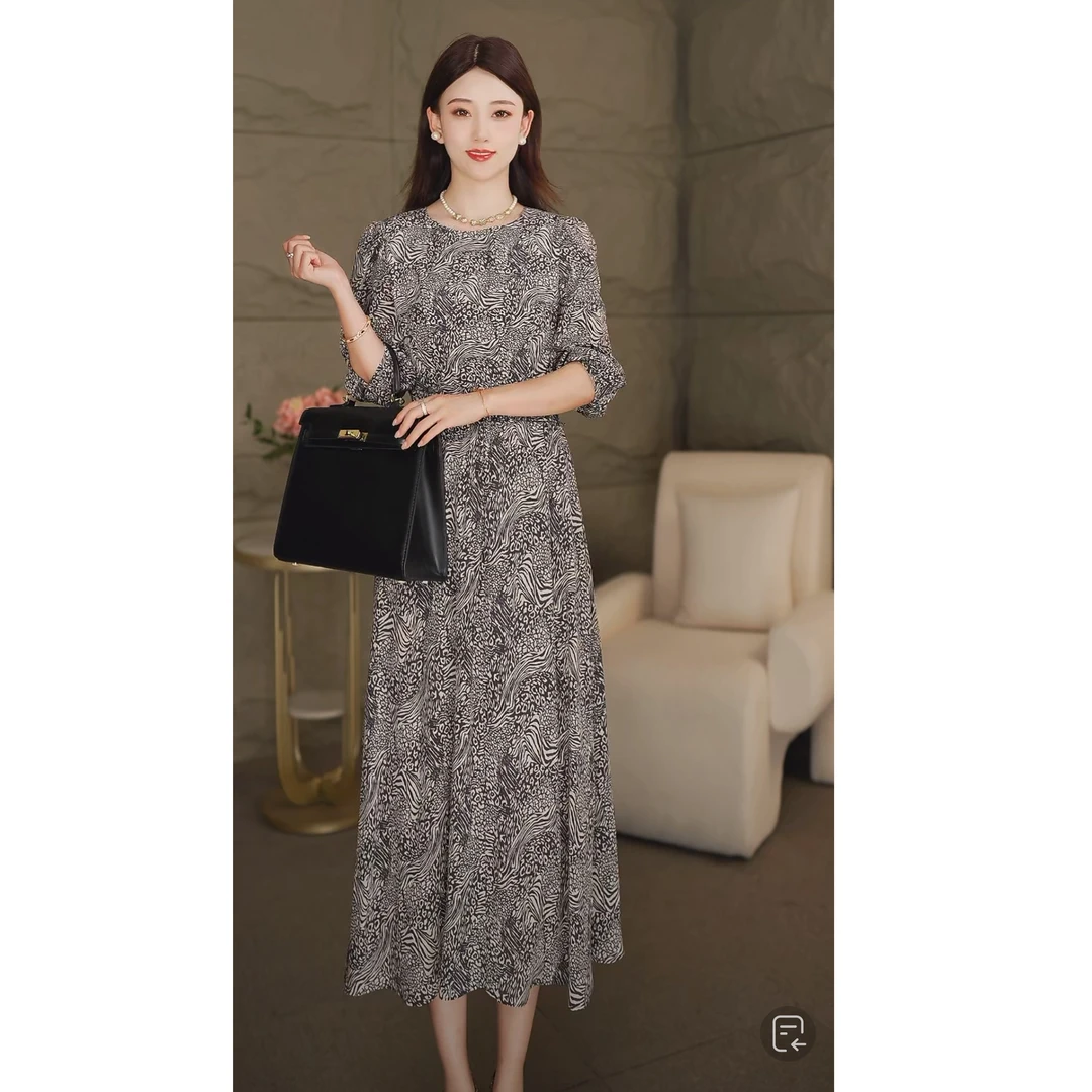 2025夏新款连衣裙女收腰显瘦时尚气质轻奢设计款高端印花裙子