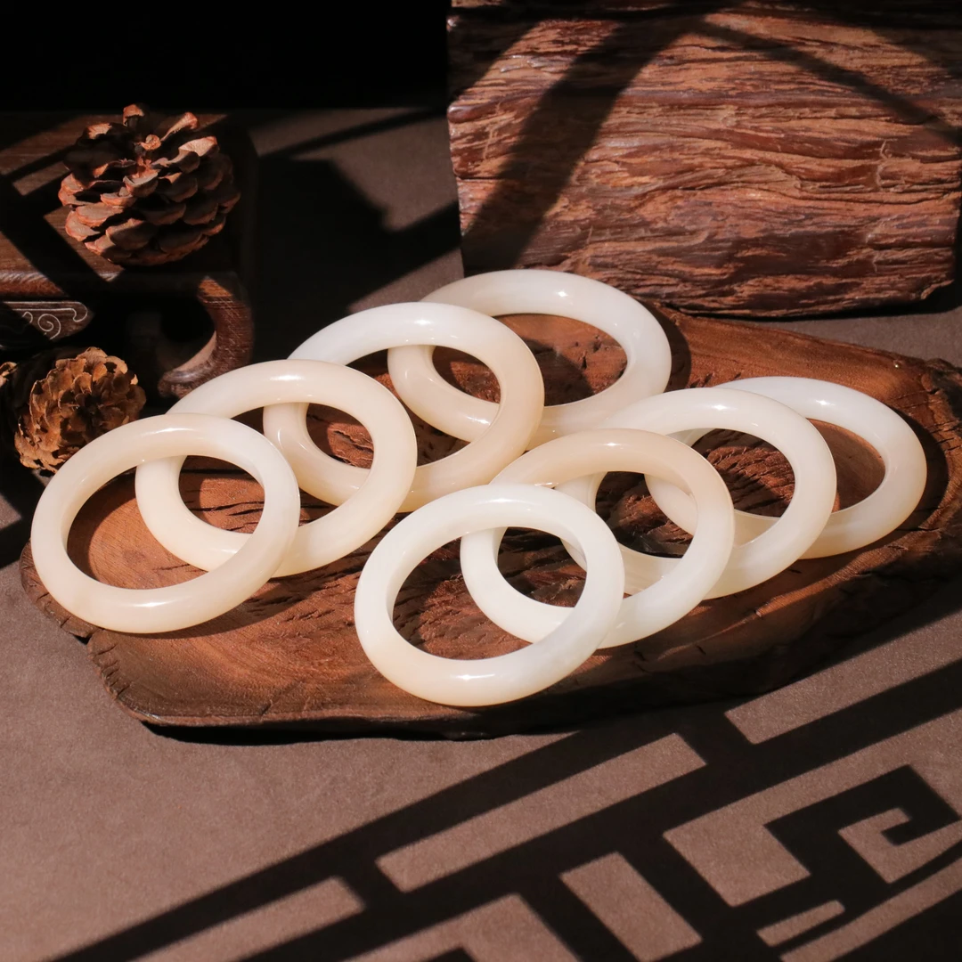 【泓贝珠宝-H959】和田玉老料羊脂白老红熟粉手镯多样性发一件