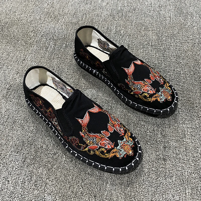 老北京布鞋男刺绣花低帮百搭休闲精神小伙社会脸谱防臭一脚蹬软底