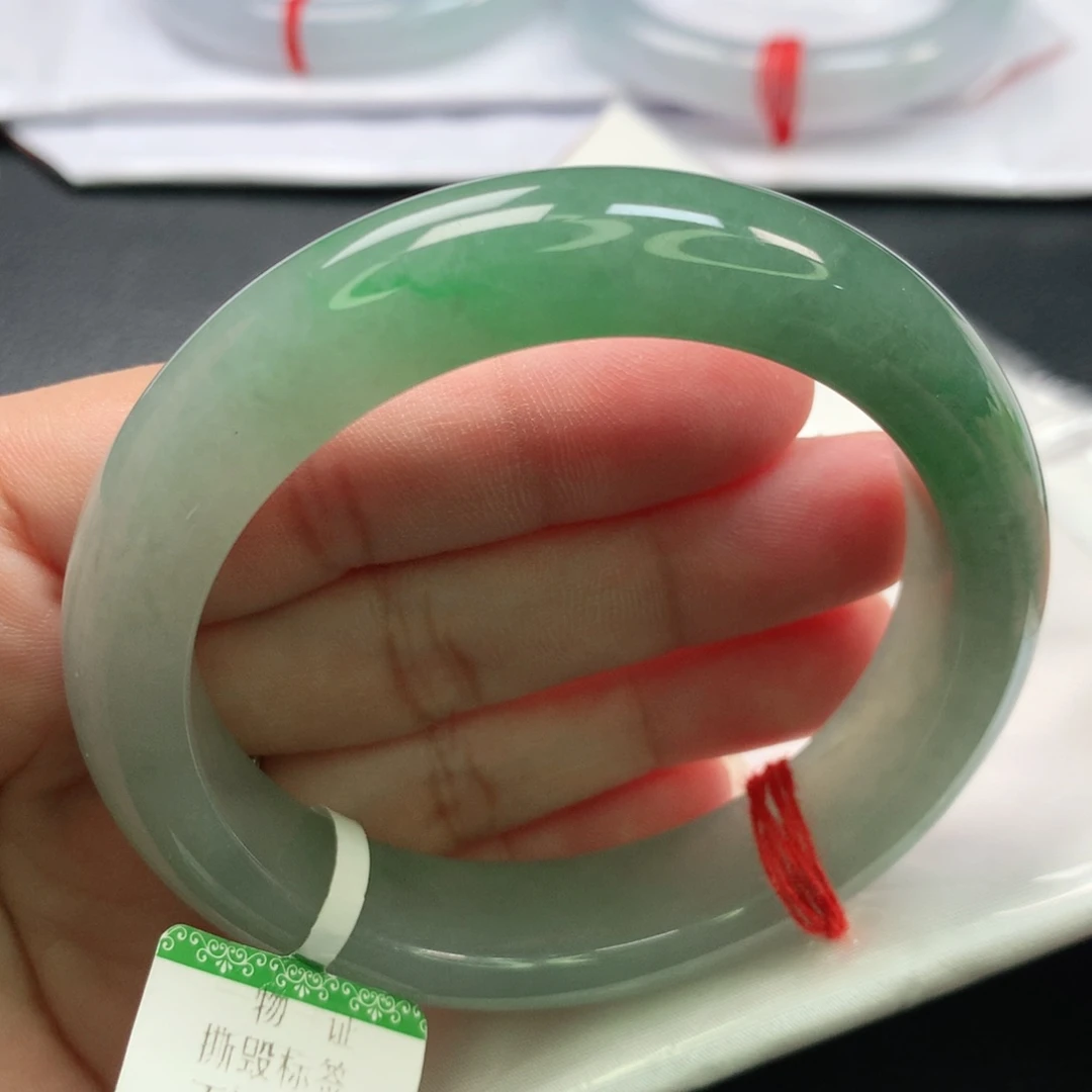 翡翠手镯未镶嵌缅甸55.56