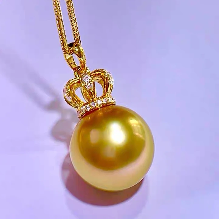 合金吊坠 时尚轻奢百搭气质女王茶金色卡12M皇冠吊坠项链经典洋气