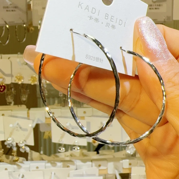 铜合金耳饰 Q3108个性极简素圈耳钉超细精致耳环气质时尚百搭耳饰