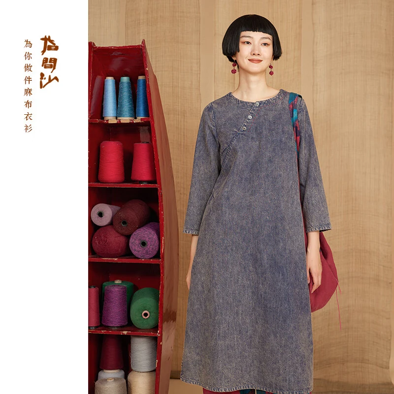 2411024指间沙女装24春季文艺圆领牛仔长上衣通勤刺绣做旧长T恤