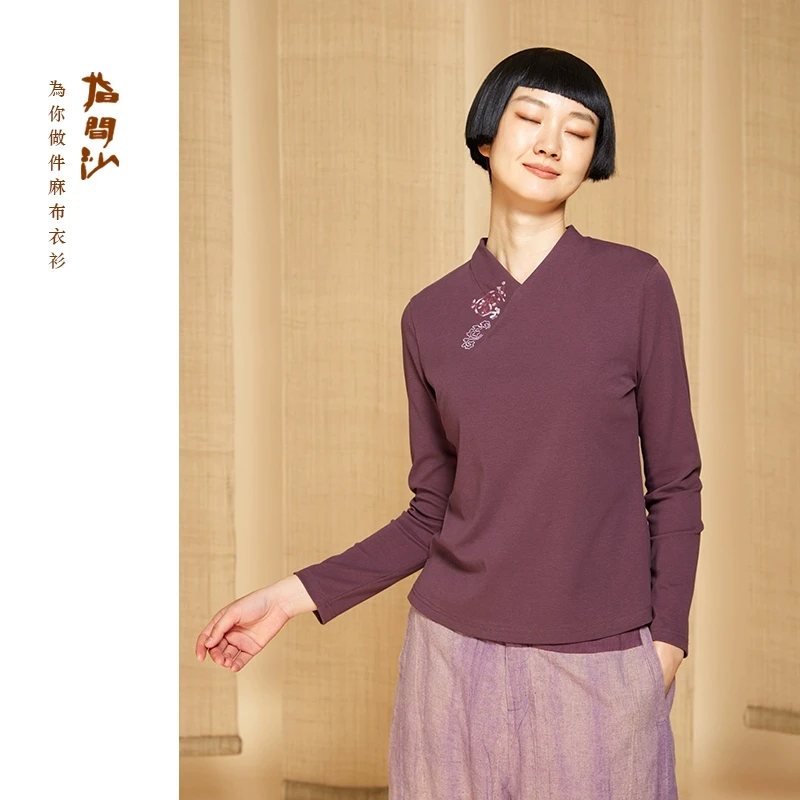 指间沙W2441240原创女装24冬V领刺绣针织上衣文艺套头短T恤