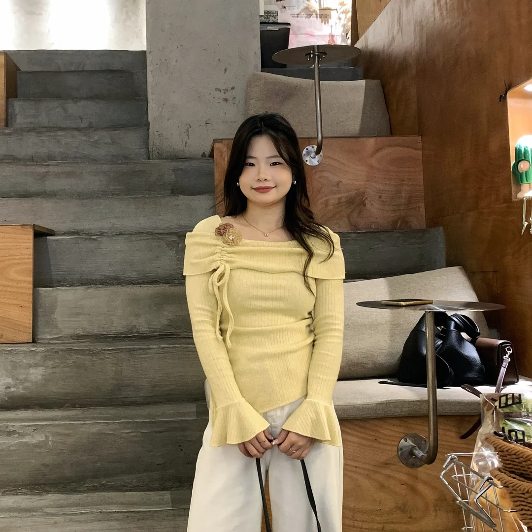 奈看小个子【奢香夫人】法式小众气质显瘦立体玫瑰花一字领针织衫