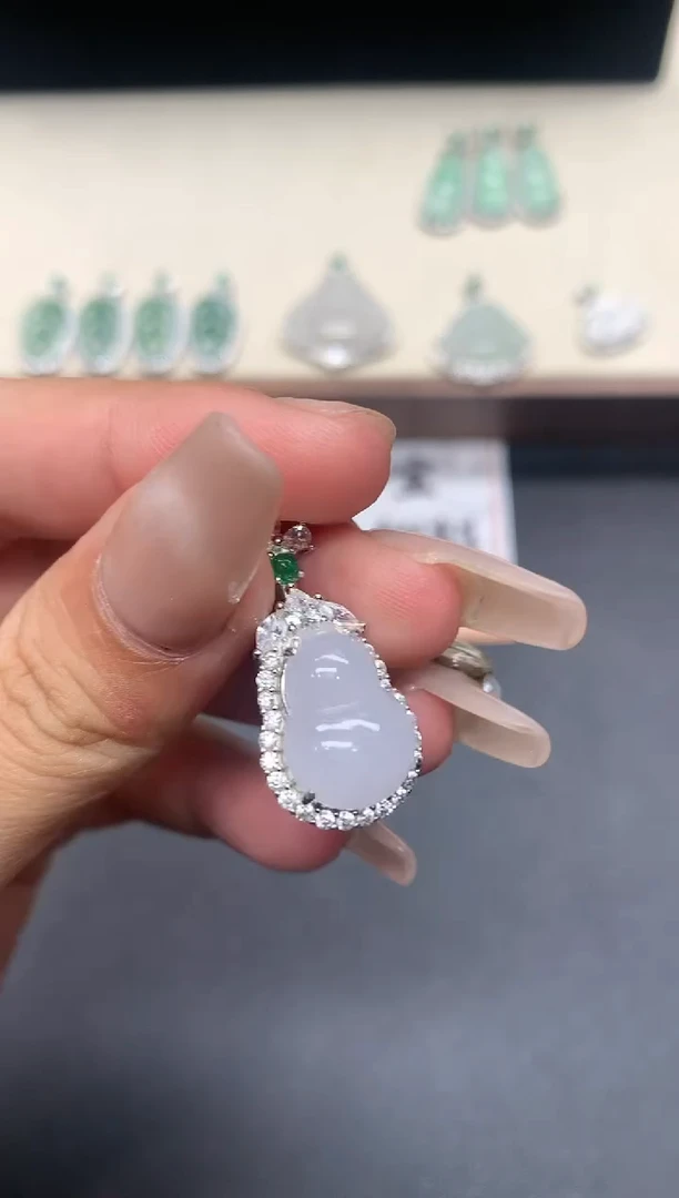 【闪购商品】翡翠颈饰银S925镶嵌葫芦【无服务费】【多样性发其一】