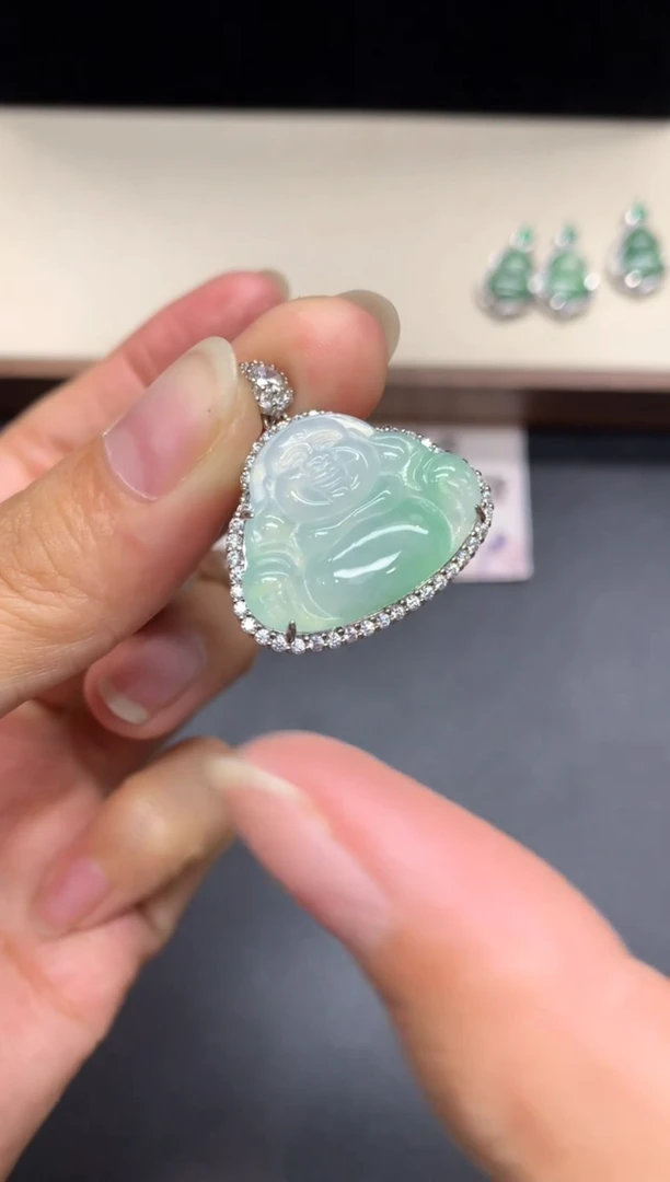 【闪购商品】翡翠颈饰银S925镶嵌佛公【无服务费】