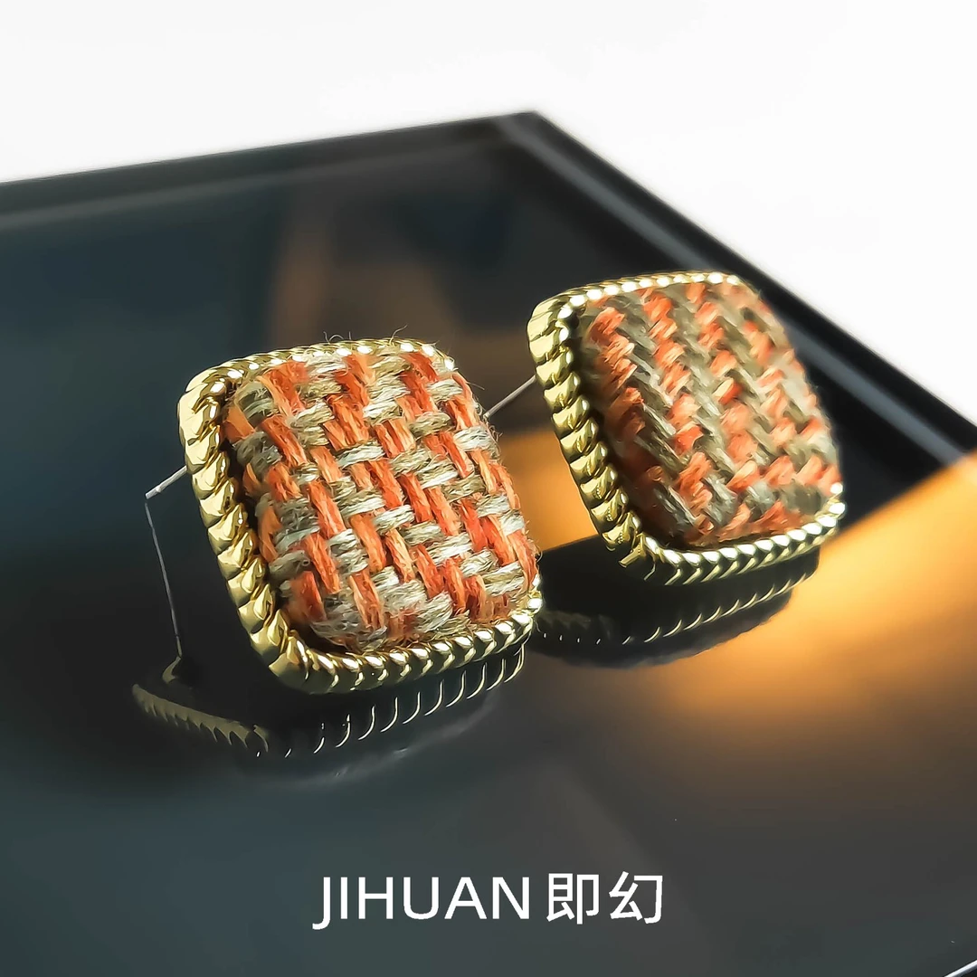 即幻 铜合金布艺耳饰 ♦秋意浓情G  新款针织布艺轻奢耳钉 J-6399