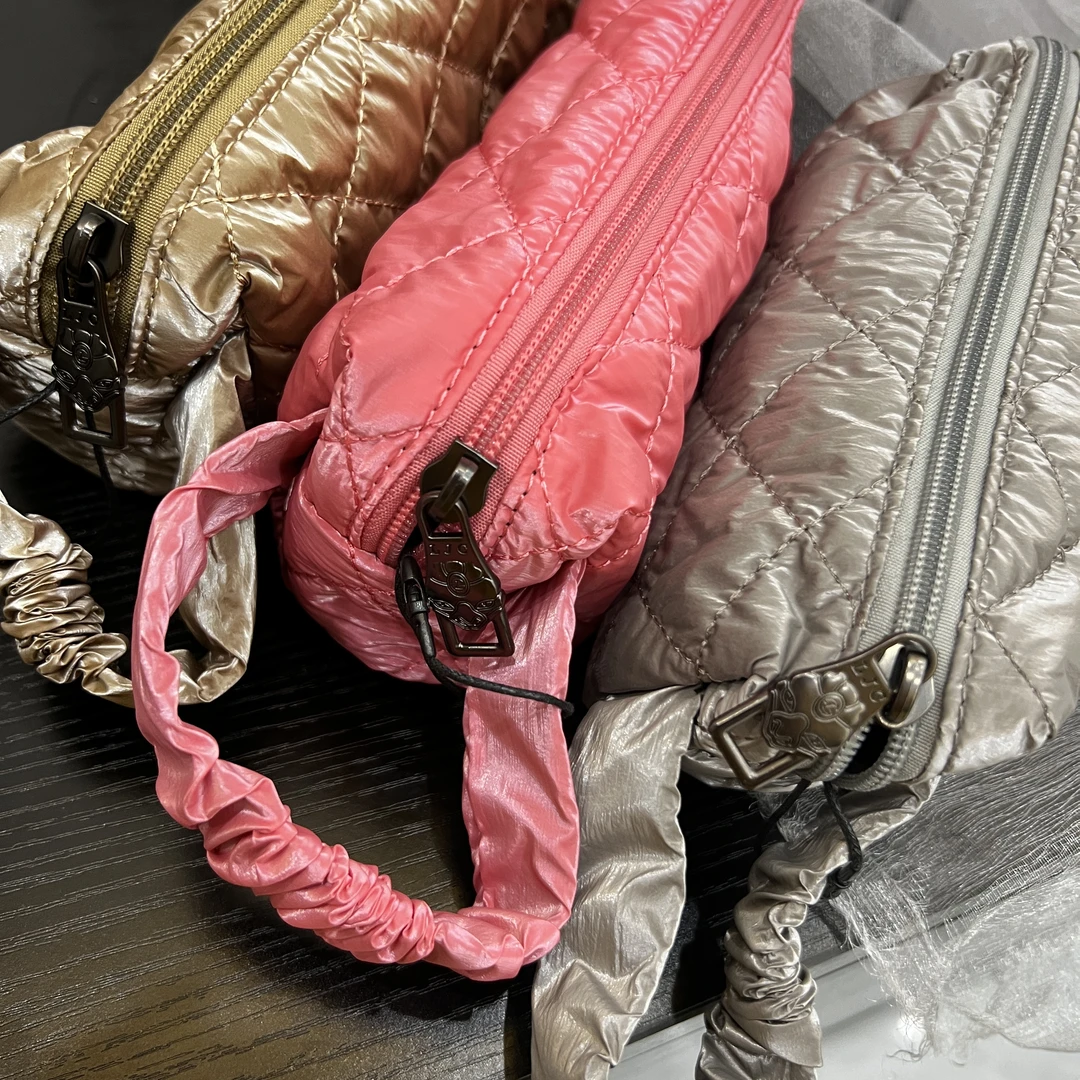 新款化妆包荧光色