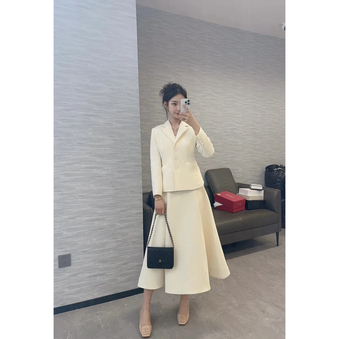 慕溢-黑白双色-丝-毛收腰西装外套