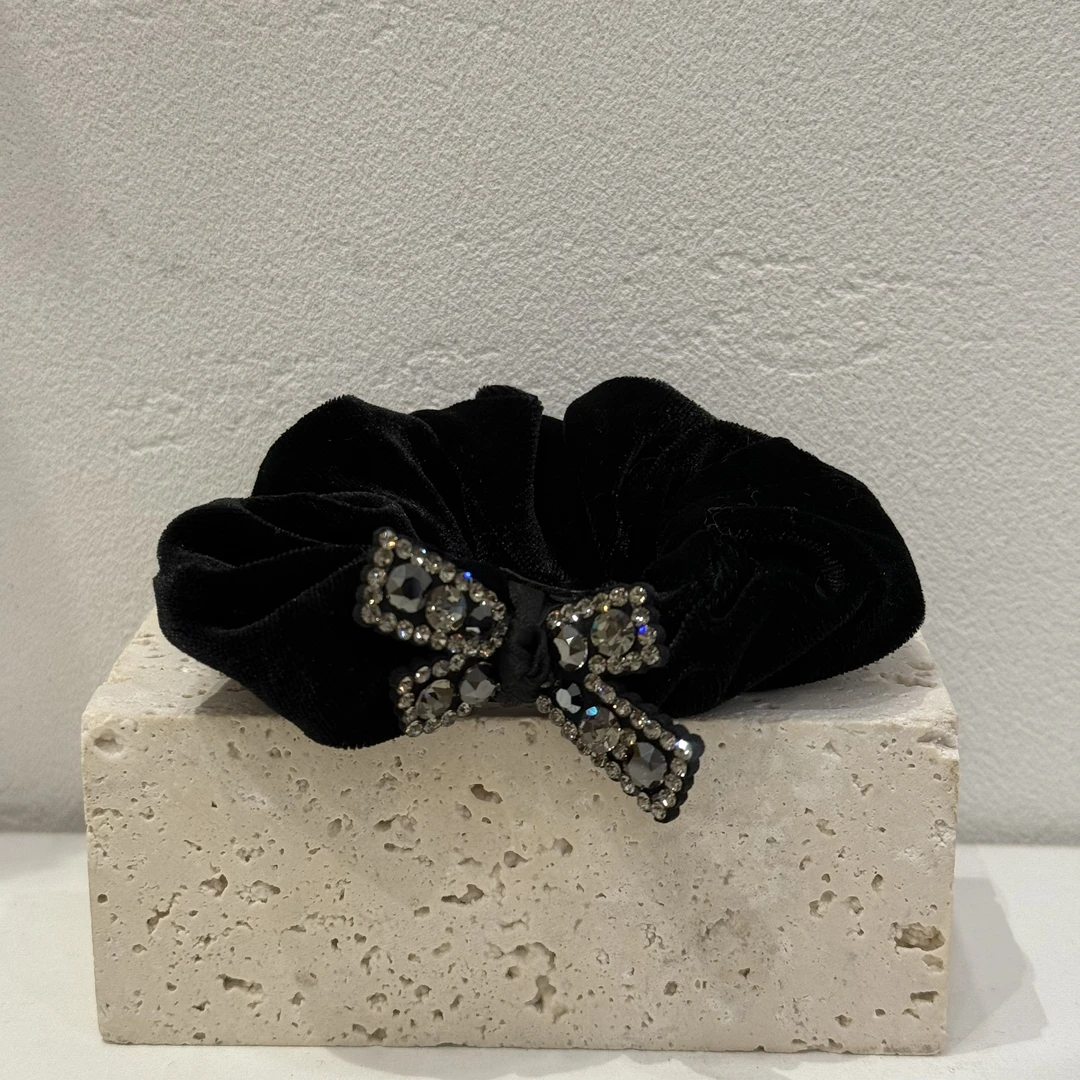 GREBUTY 5821 黑色丝绒闪闪蝴蝶结肠圈发圈
