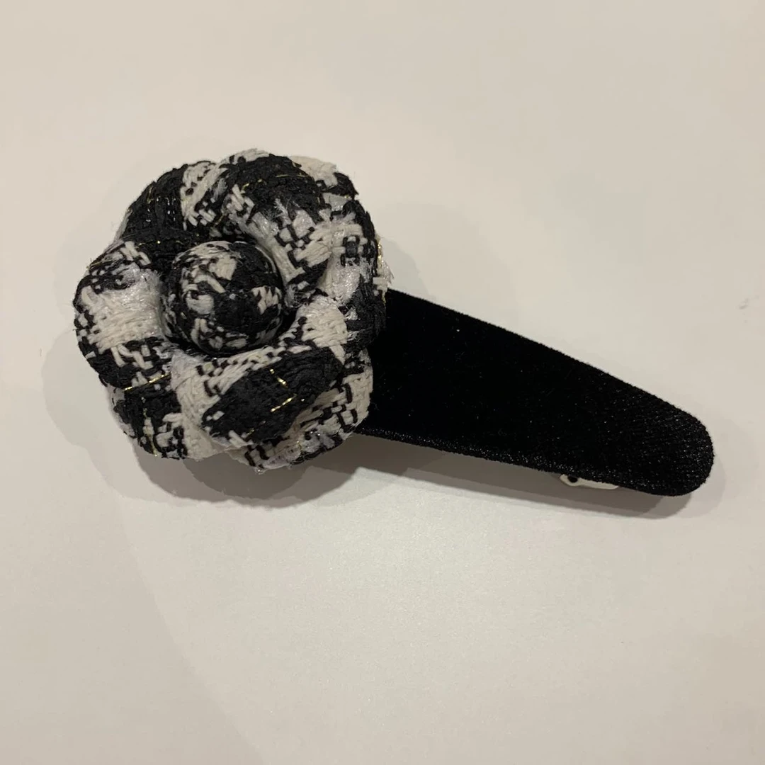 GREBUTY新品3899 黑白色山茶花一字弹簧夹