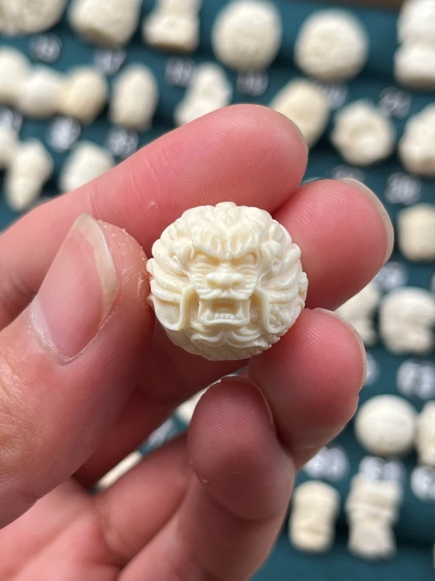 保真猛犸象牙1.0，1.2，1.5，2.0龙珠尺寸都有喜欢可以拍