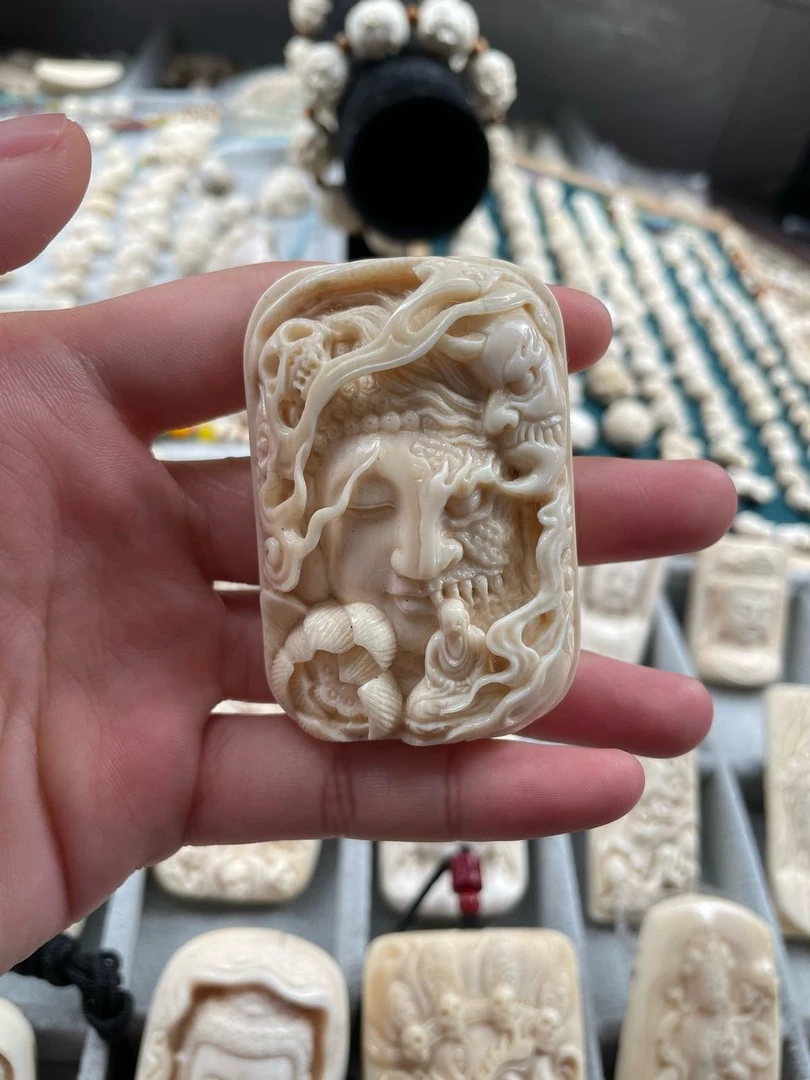 猛犸牙纯肉无皮一念之间雕刻牌子