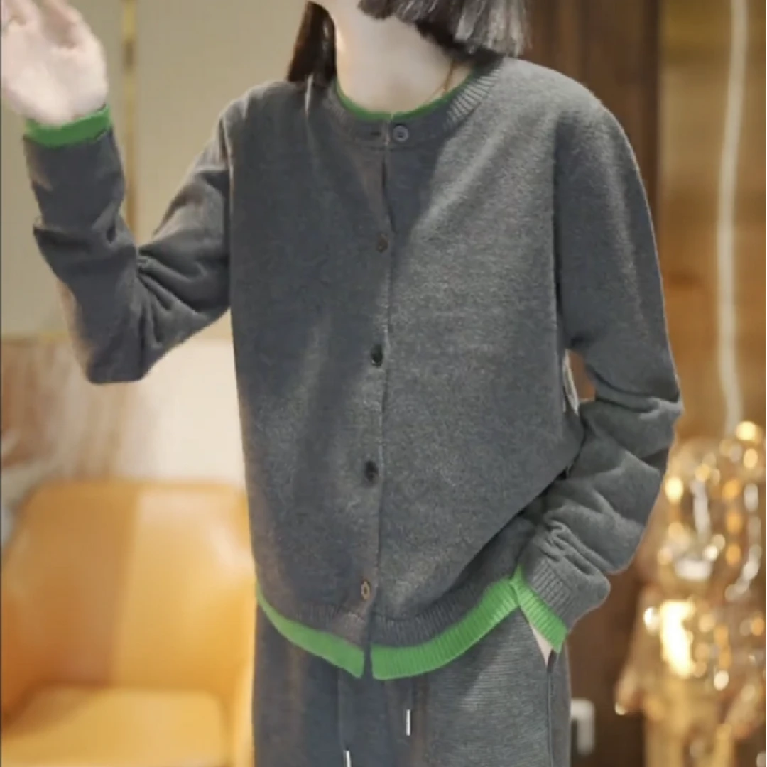 【拼色针织衫】秋冬新款时尚高端爆款休闲宽松假两件拼色毛衣 8887