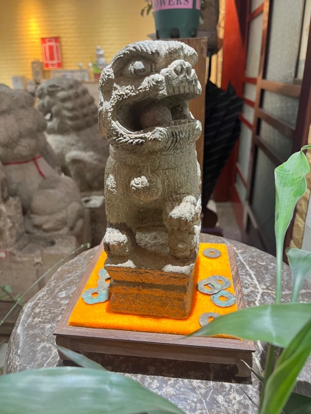 高年份佛前案头狮