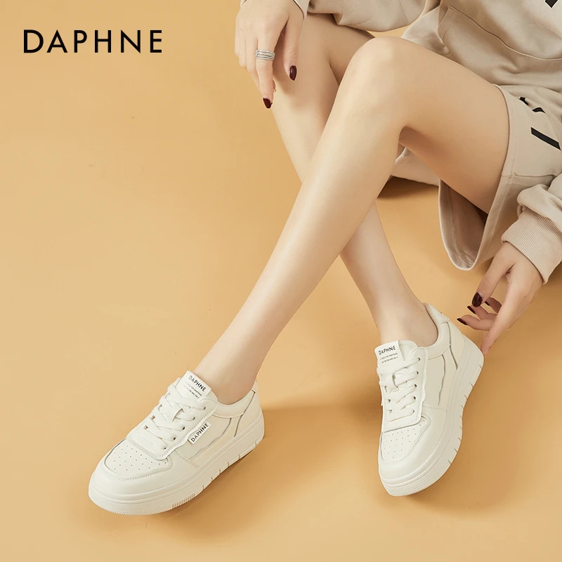 达芙妮休闲板鞋女2025新款平底黑白熊猫鞋春秋厚底百搭运动小白鞋