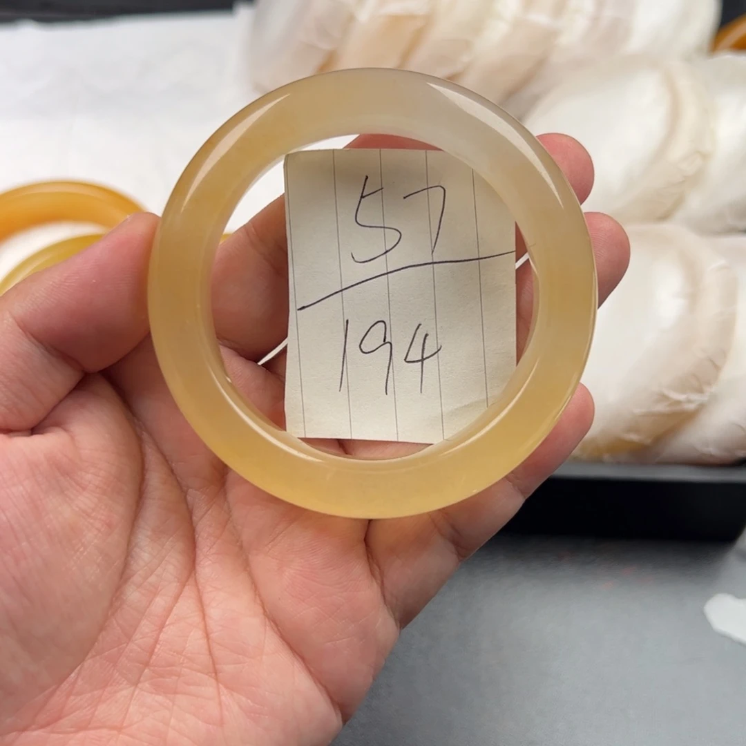 石英质玉（黄龙玉）手镯未镶嵌194