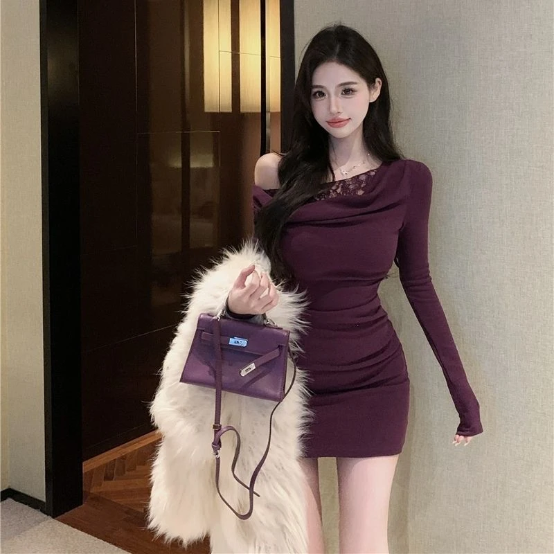 法式纯欲蕾丝拼接褶皱包臀裙女秋冬性感斜肩褶皱显瘦气质连衣裙女