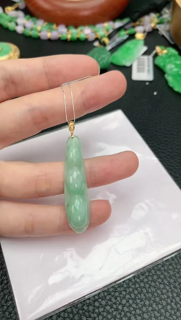 【闪购商品】翡翠颈饰18K金镶嵌赠礼盒证书敏