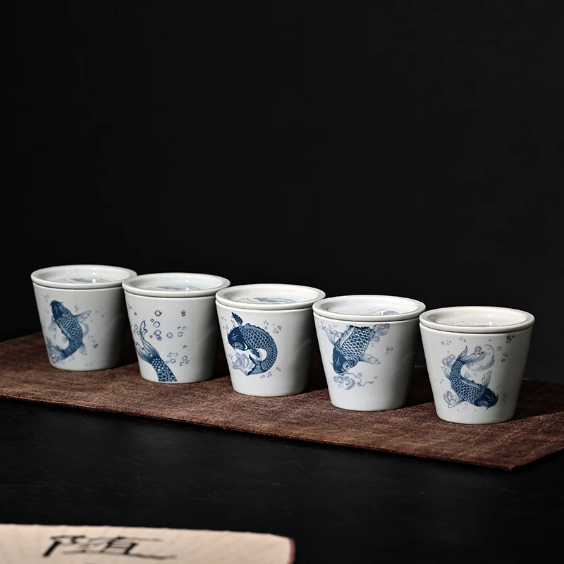 心名茶器 复古陶泥青花鱼跃主人杯带杯垫鱼戏鱼口家用复古品茗杯